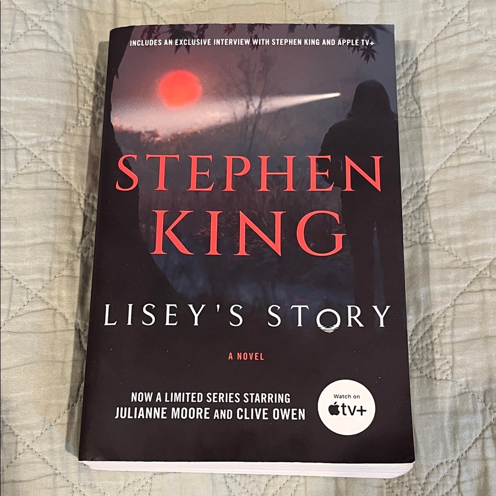 STEPHEN KING novel- “Lisey's Story”